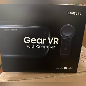 Black Samsung Oculus virtual reality gear